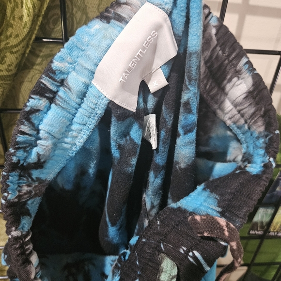 TALENTLESS Sweat Pants - Picture 3 of 7